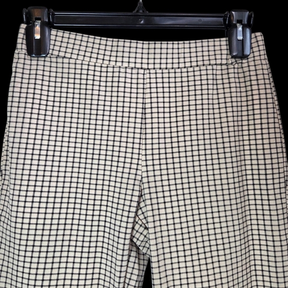 Harlow Tan And Black Plaid Capri's Size XL - Picture 4 of 6